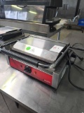 Avantco Countertop 14 in. Grooved Panini Grill