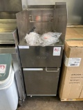 Dean 40 lb. Gas Fryer with Splash Guards