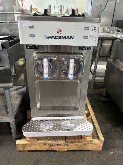 New Spaceman Mdl. 6455 C Dual 8.5 qt. Frozen Drink Machine.