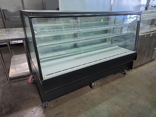 Federal 77 in. Refrigerated Bakery Case