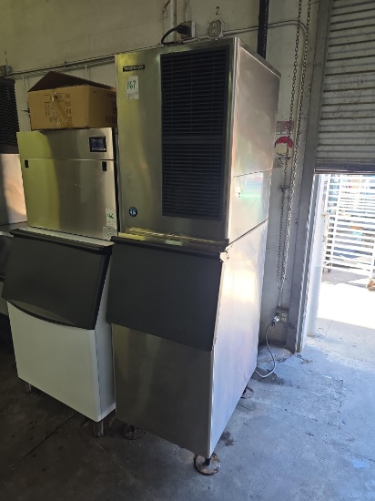 Hoshizaki 500 lb. Crescent Cube Ice Maker with Bin