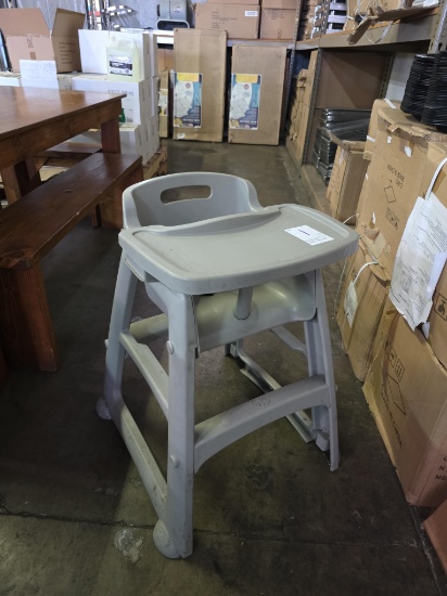 Rubbermaid Sturdy Plastic High Chair