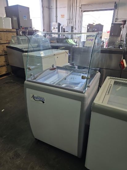 Avantco 26 in. Ice Cream Display Freezer