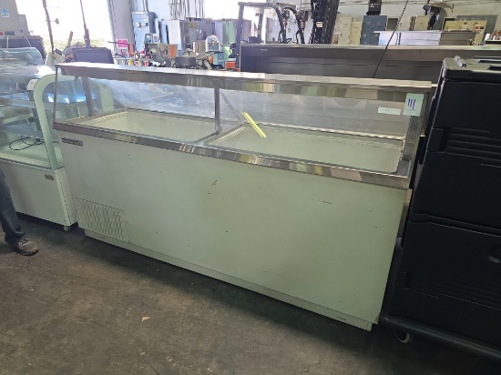 Kelvinator 88 in. 16 Hole Ice Cream Cabinet