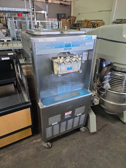 Taylor Y754-33 Double with Twist Soft Serve Machine