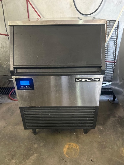 UniFlow 225 lb. Undercounter Cubed Ice Maker