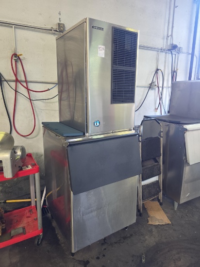 Hoshizaki 600 lb. Crescent Cube Ice Machine