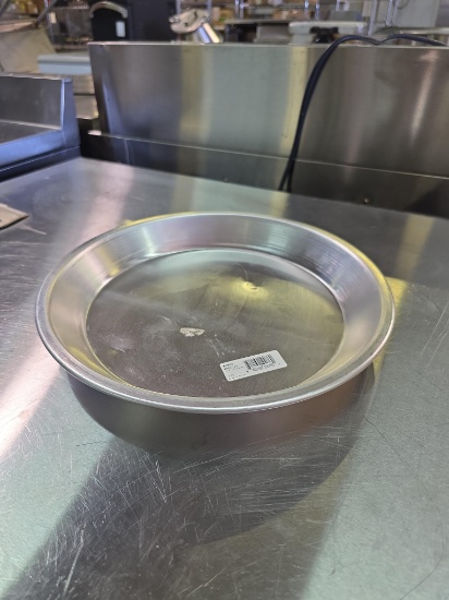 Winco 11 in. Aluminum Pie Pans
