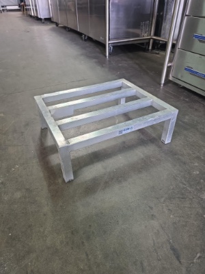 24 in. 20 in. Aluminum Dunnage Rack