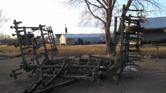 JD 1000 Field Cultivator