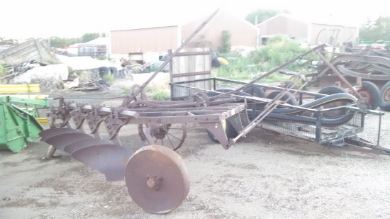 JD 4 Bottom Plow