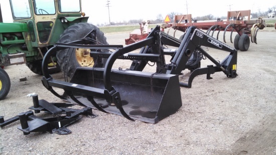 Farmhand XL 945 Loader Grapple