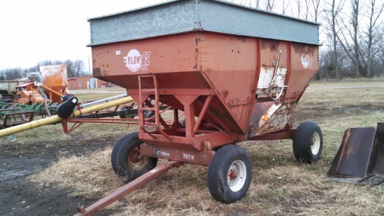 EZ Flow Gravity Wagon on EZ Trail 1074 Gear