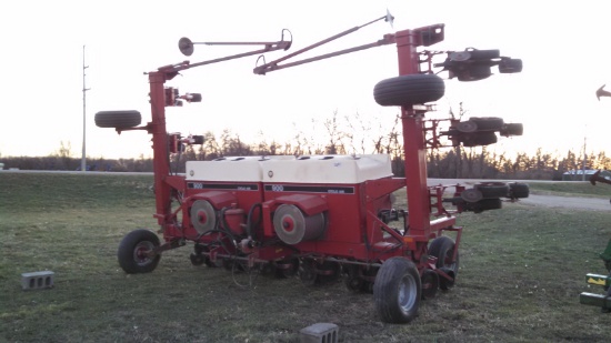 IH 900 Cyclo Air 12x30 Planter