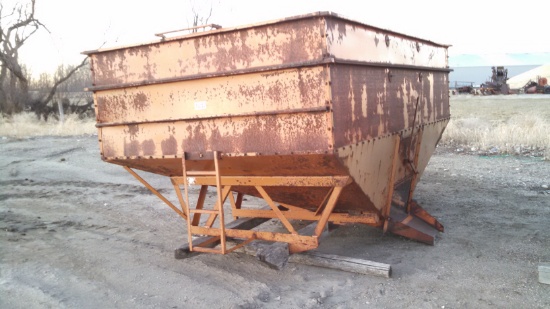 MN 250 Bushel Gravity Box, No Gear