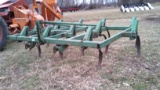 JD 1600 Mounted Chisel Plow
