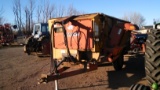 Knight 3300 Reel Auggie Feed Wagon w/ Scale
