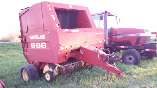 NH 688 Round Baler