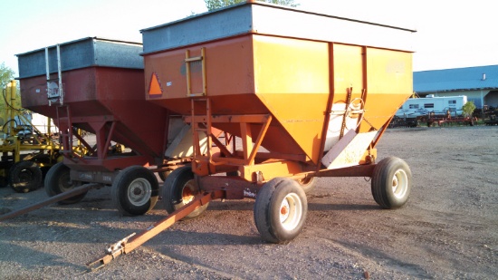 Bradford 250 Bushel Gravity Wagon on Bradford Gear