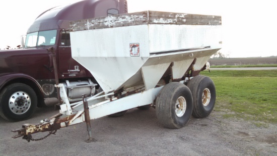 Willmar 8 Ton Fertilizer Spreader 48' Spread