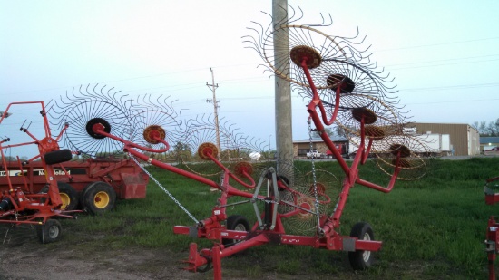Tonutti 12 Wheel V Rake with Center Wheel