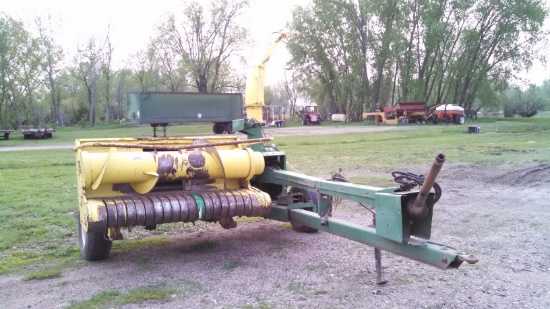 JD 3940 Chopper with Hay Head