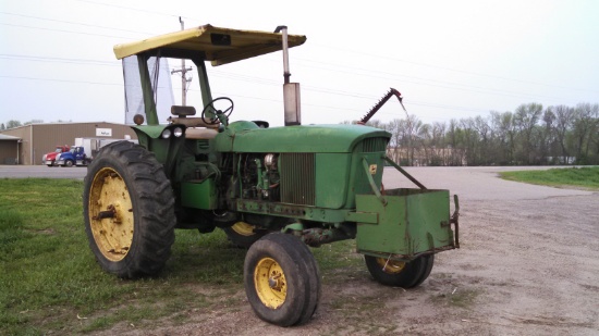 JD 3020 Wide Front Tractor with Canopy