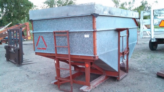 Carroll Heider Galvanized 250 Bushel Gravity Wagon No Gear