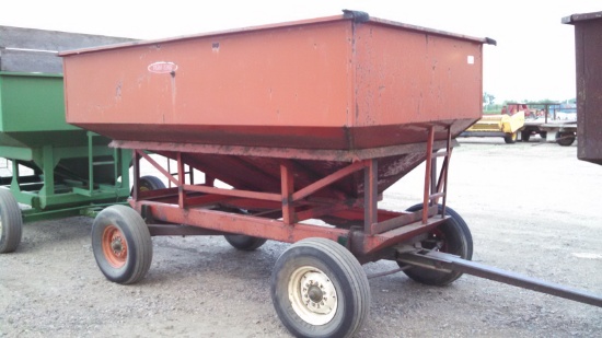 Farm King 200 Bushel Gravity Wagon