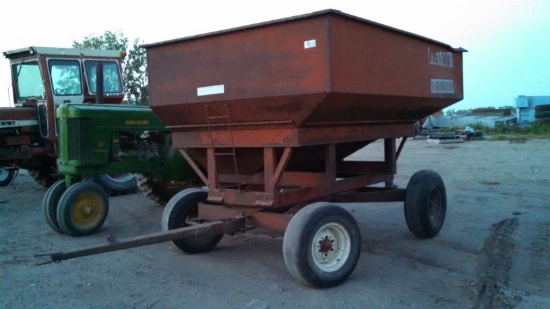 M&W Little Red Wagon 200 Bushel Gravity Wagon