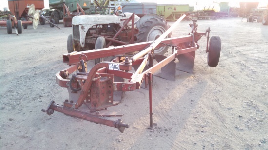 IH 5 Bottom Plow