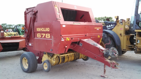 NH 678 Round Baler