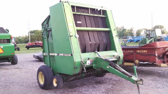 JD 535 Round Baler