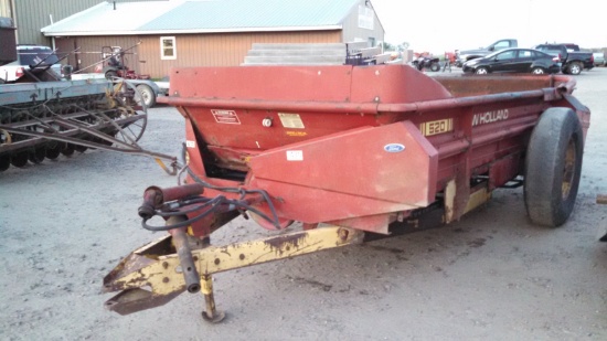 NH 520 Spreader Slop Gate Poly Floor