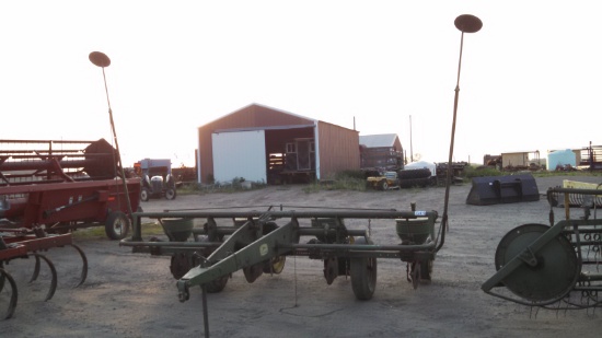 JD 4 Row Antique Planter
