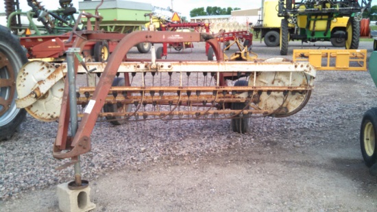 IH 16 Side Delivery Rake
