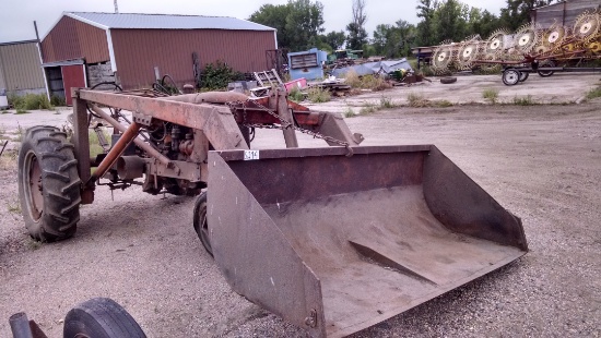 Allis Chalmers C Tractor with Loader for Parts