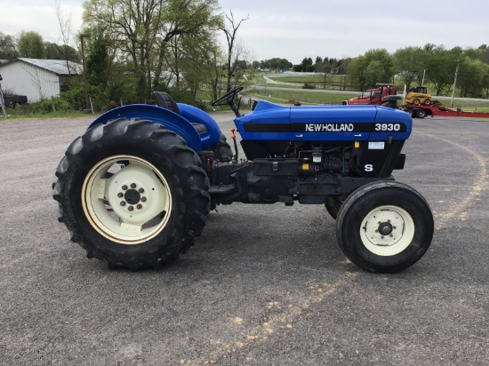 3930 NEW HOLLAND TRACTOR (912 HOURS)