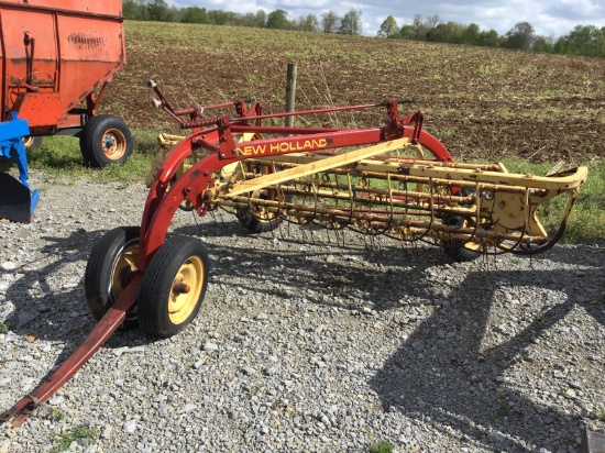 256 NEW HOLLAND DOLLY WHEEL RAKE