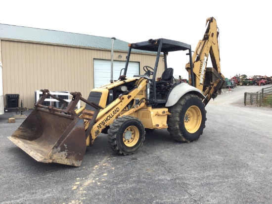 555E NEW HOLLAND BACKHOE