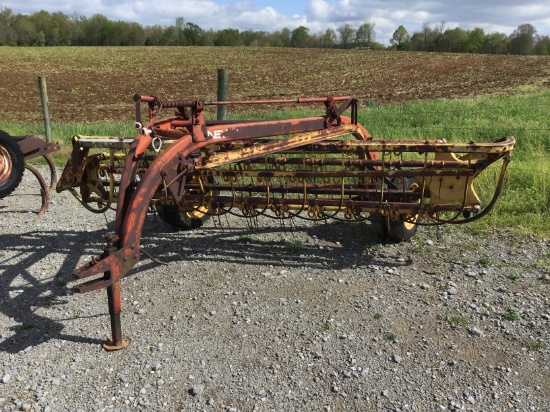 258 NEW HOLLAND HAY RAKE