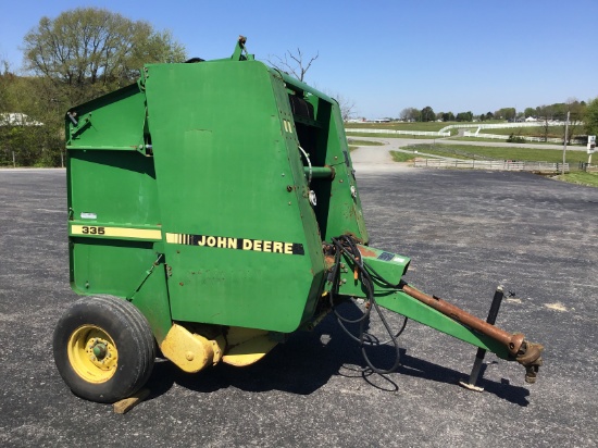 335 JOHN DEERE ROUND BALER