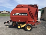 BR780 NEW HOLLAND ROUND BALER