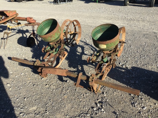 2 ROW JOHN DEERE CORN PLANTER