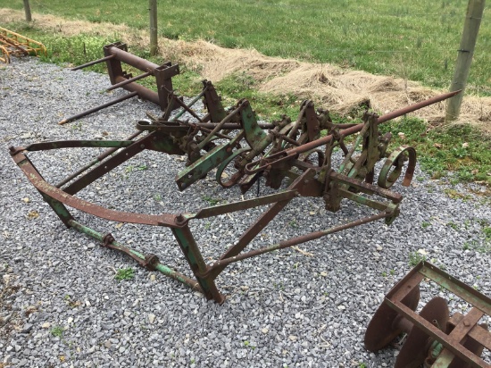 3020 JD CULTIVATOR