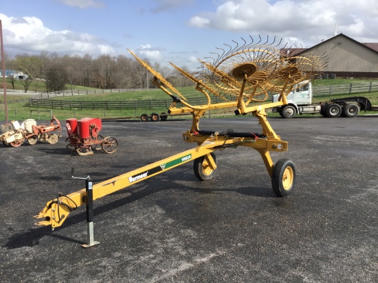 VR820 VERMEER V-RAKE