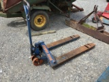 BLUE GIANT PALLET FORK LIFT