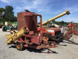 352 NEW HOLLAND FEED MIXER