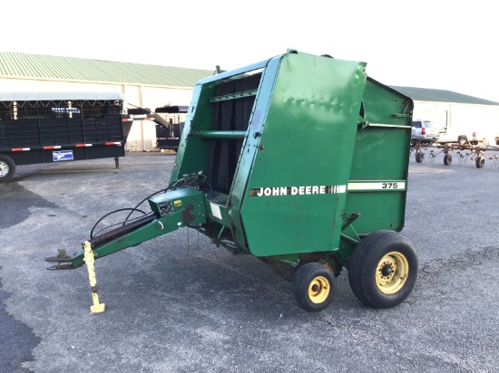 375 JOHN DEERE ROUND BALER