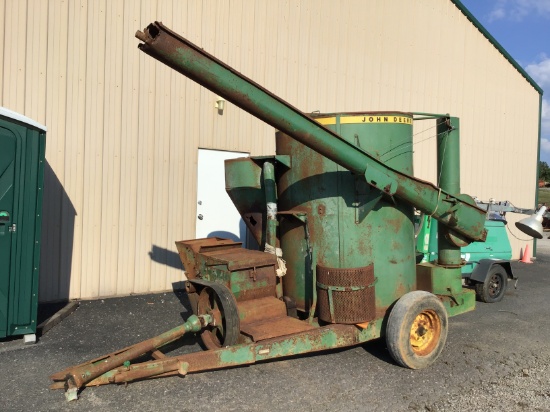 700 JOHN DEERE FEED MIXER